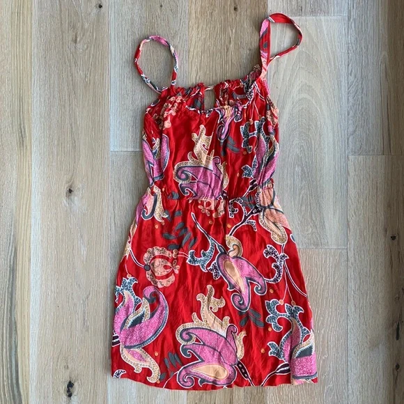 Red - Picture 1 of 3